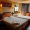 Hotel Grand Crystal