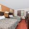 Days Inn & Suites by Wyndham Des Moines Airport