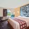 Super 8 by Wyndham Hillsville