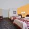 Super 8 by Wyndham Hillsville