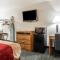 Econo Lodge Inn & Suites Jackson Northwest