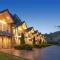 Centenary Peaks Riverview Townhouses Bright