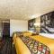 Super 8 by Wyndham Pueblo