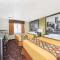 Super 8 by Wyndham Moberly MO