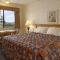 Days Inn by Wyndham Mackinaw City - Lakeview