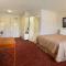 Days Inn & Suites by Wyndham Green Bay WI