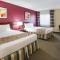 Ramada by Wyndham Bettendorf