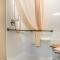 Rodeway Inn & Suites Tomahawk