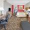 Days Inn & Suites by Wyndham Huntsville