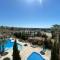 Retro n’ Boujee 1BR Apt with Pool and Balcony