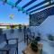 Retro n’ Boujee 1BR Apt with Pool and Balcony