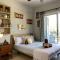 Retro n’ Boujee 1BR Apt with Pool and Balcony