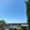 Retro n’ Boujee 1BR Apt with Pool and Balcony
