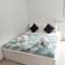 White Studio Apartman