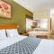 Econo Lodge Inn & Suites