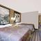 Super 8 by Wyndham Elkins