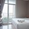Comfortable Design Studio Apartment Ciputra International By Travelio