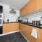 The Spinney - Perfect for Contractors, Large Groups & Families