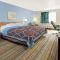 Super 8 by Wyndham Pontoon Beach IL/St. Louis MO Area