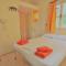 Santorini Camping/Rooms