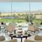 Crowne Plaza Muscat OCEC by IHG - Maskat