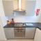 Wentworth Apartment with 2 bedrooms, Superfast Wi-Fi and private parking - Sittingbourne