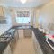 Wentworth Apartment with 2 bedrooms, Superfast Wi-Fi and Parking - Sittingbourne