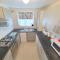 Wentworth Apartment with 2 bedrooms, Superfast Wi-Fi and private parking - Sittingbourne