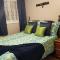 Sarnias Hidden Gem - 3 BR/2 BA by College/Hwy/Arena