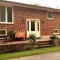 Sarnia Secret - BIG, Private 3 BR/2 BA APT by HWY - Sarnia