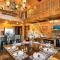 Creekside Cabin with Hot Tub, Mtn Views and More! - 米纳勒尔布拉夫