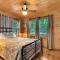 Creekside Cabin with Hot Tub, Mtn Views and More! - 米纳勒尔布拉夫