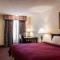 Clarion Inn & Suites Central Clearwater Beach