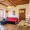 Tuscan Farmhouse with 7 Apartments for max 30 persons