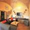 Tuscan Farmhouse with 7 Apartments for max 30 persons