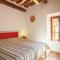 Tuscan Farmhouse with 7 Apartments for max 30 persons