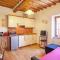 Tuscan Farmhouse with 7 Apartments for max 30 persons