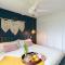 Modern, Romantic Vibes in the Tropics