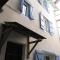 Maison de village dans une rue calme