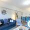 Host Wise - Trendy Bright Flats with Jacuzzi - 5 min Beach