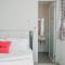 RedDoorz Plus near Soekarno Hatta Airport Taman Mahkota - 当格浪