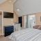Mountainside 2 bed 2 bath with Laundry
