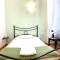 Guest House Virginias Rooms-Private free Parking and Top Carignano District