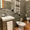 Guest House Virginias Rooms-Private free Parking and Top Carignano District
