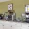 Econo Lodge Belton - Kansas City South