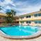 333 Surf Song Resort - سانت بيتي بيتش