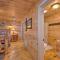 Relaxing Broken Bow Bungalow with Hot Tub and Deck! - Брокен-Боу