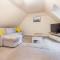 Host & Stay - Hillbrook House Dwelling