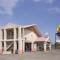 Super 8 by Wyndham La Marque TX/Texas City Area