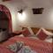 CABANUTE si CAMPING DRACULA